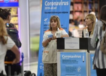 En Argentina, es ilegal dar a conocer la identidad de pacientes infectados con Covid