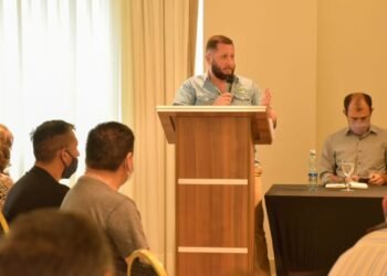 «Si quieren que desaparezcamos, vengan  y diganlo de Frente»