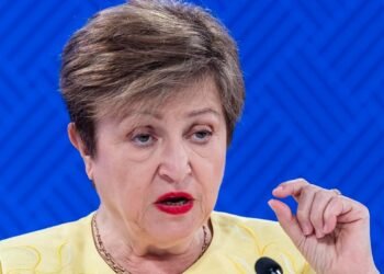 Un informe del FMI advierte que congelar tarifas con subsidios sale mucho más caro que asistir directamente a los hogares