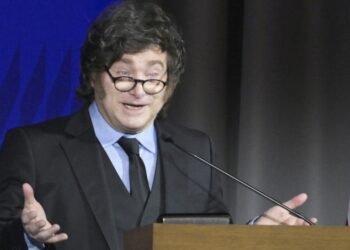 Milei habló de «milagro» económico en Washington y el riesgo país subió a 622 puntos