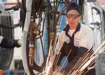 Economía sin rumbo: la actividad apenas rebotó 0,1% en agosto y sigue 1,7% abajo del año pasado