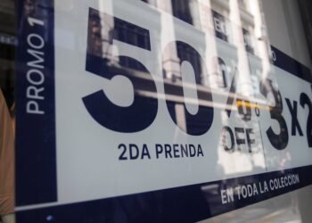 FIEL advierte que la economía crecería menos del 1,5% este año y habla de una posible recesión