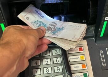 Los salarios subieron 2,7% en agosto, pero siguen lejos de los niveles de 2023