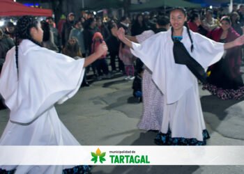 Tartagal vive una noche de danza con academias y feria en el Monumento a Güemes
