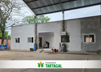 Tartagal suma dos aulas equipadas y una galería en la Escuela 12 de Octubre